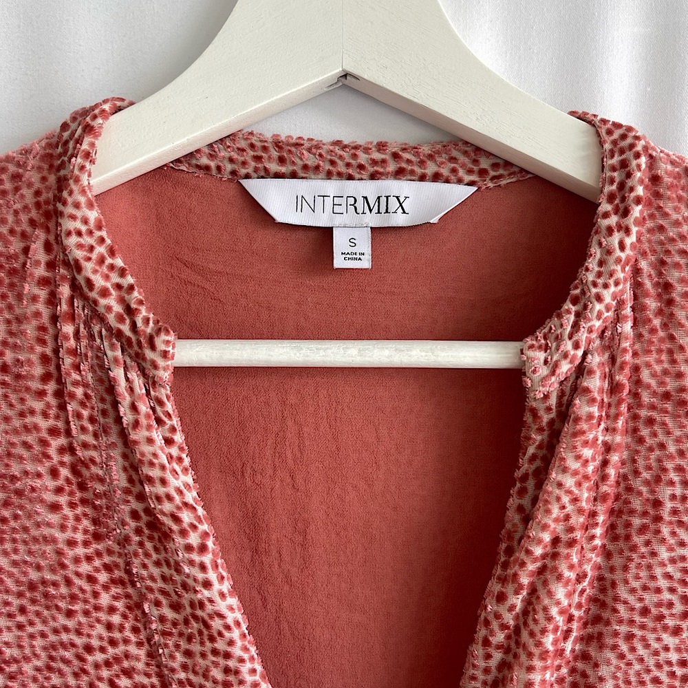 INTERMIX BLOUSE WITH BURNOUT DETAILING - S